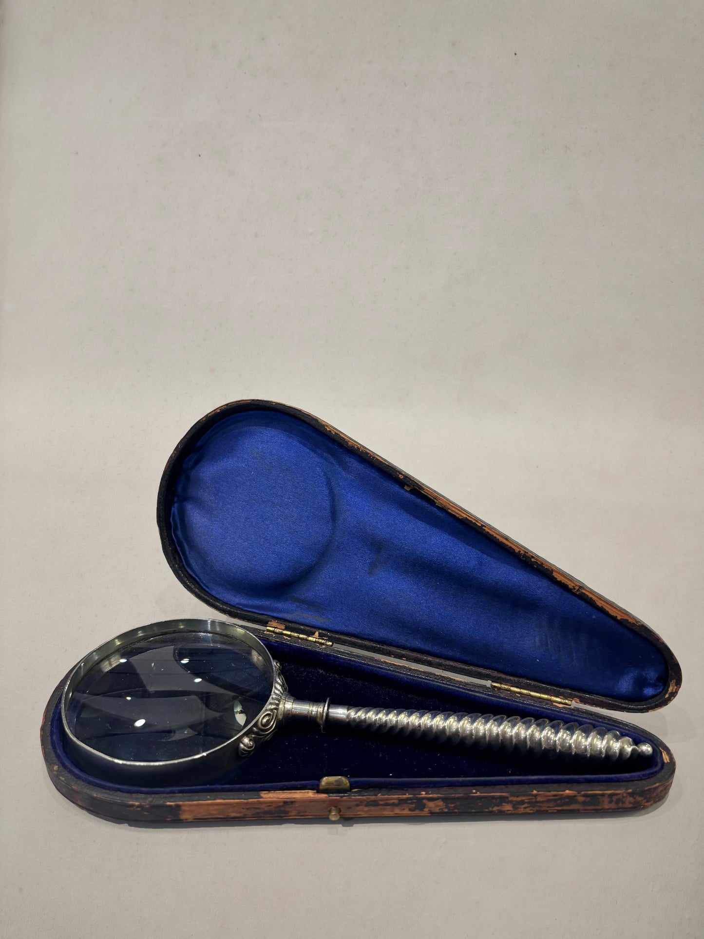 Vintage sterling silver magnifying glass with spiral handle and original fitted case