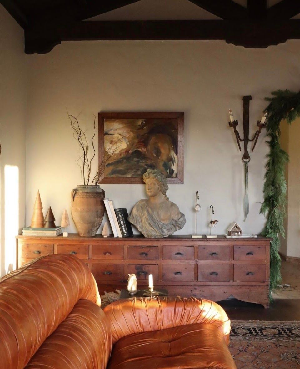 Why Designers Use Antique Objects in Modern Interiors