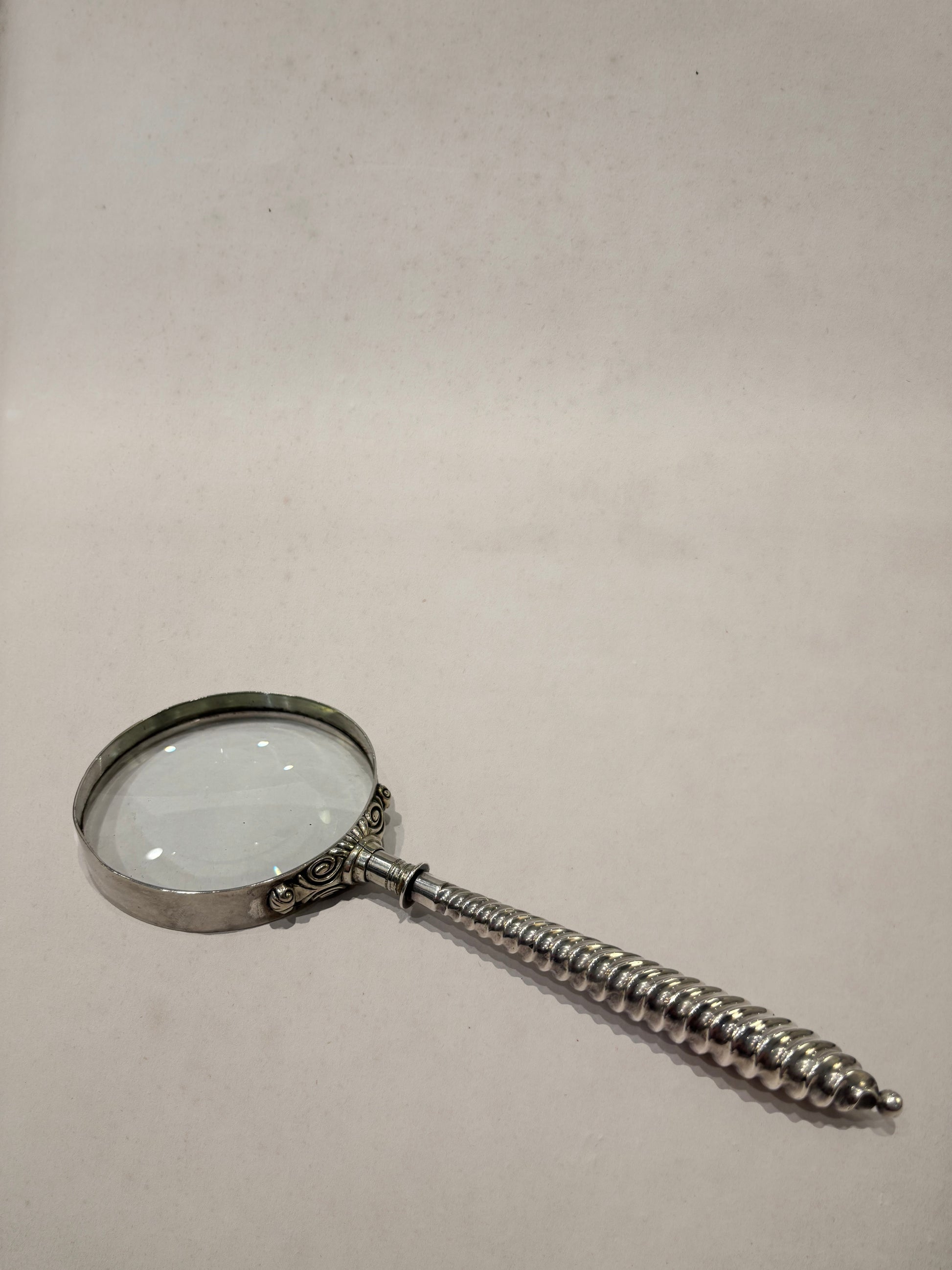 Vintage sterling silver magnifying glass with spiral handle 